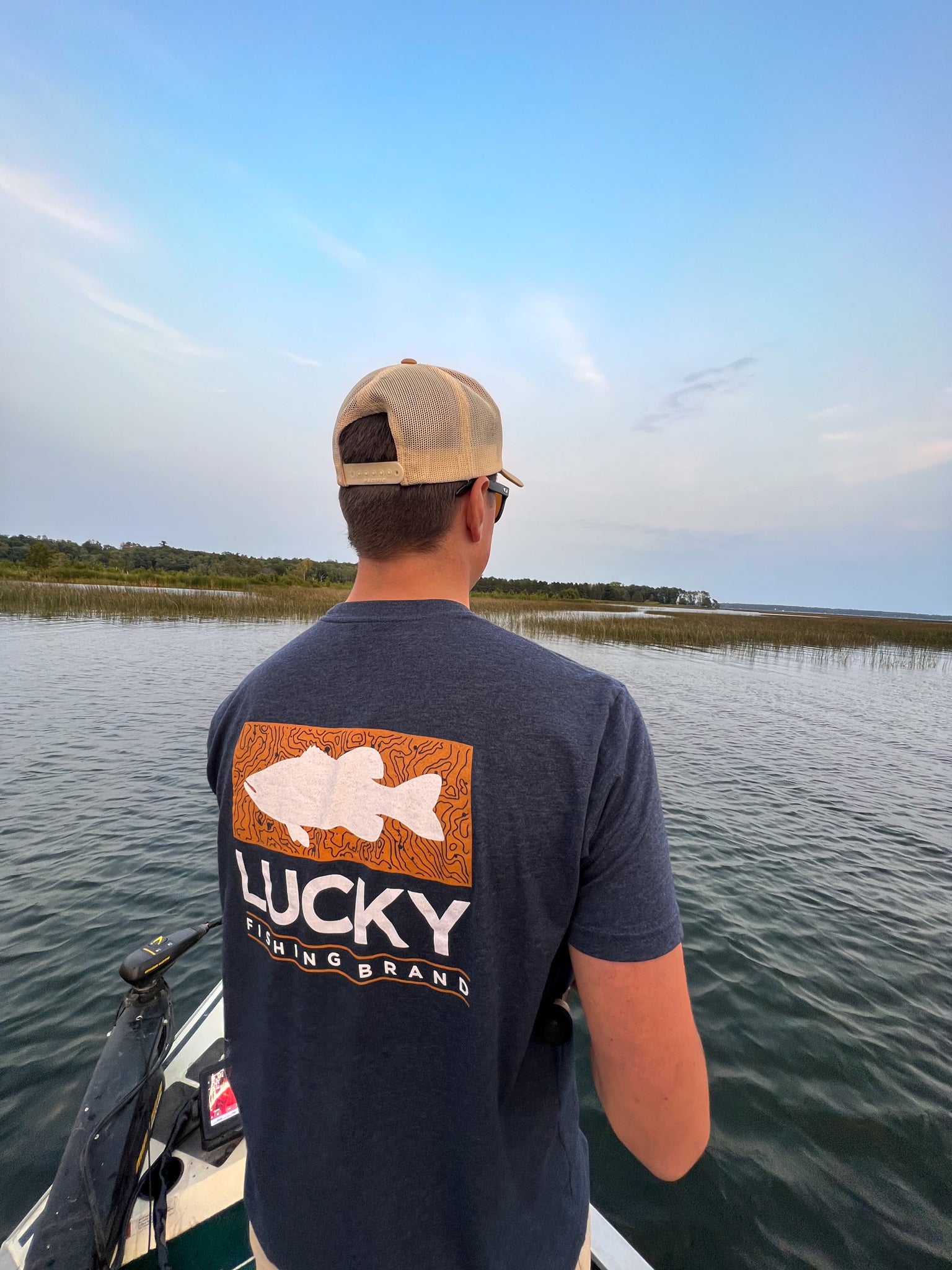 Funny Dad's Lucky Fishing Shirt DO NOT WASH Fishing Dirty Shirt - Lucky  Fishing - Crewneck Sweatshirt